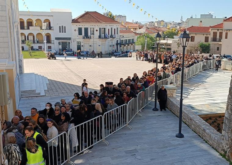 Ουρές προσκυνητών από πολλές περιοχές στην Υπαπαντή