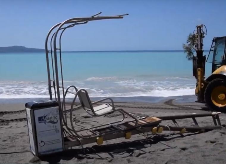 Η ράμπα αυτόνομης πρόσβασης στη θάλασσα κανονικά από αύριο στην πλαζ της Ανάστασης