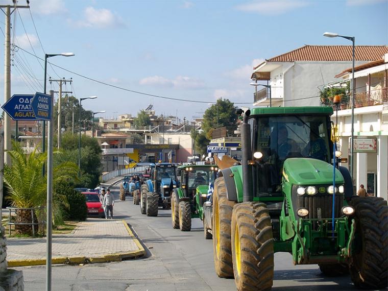Στην Καλαμάτα θα μπουν την Τετάρτη οι αγρότες από τα μπλόκα της Μεσσήνης και του Σουληναρίου