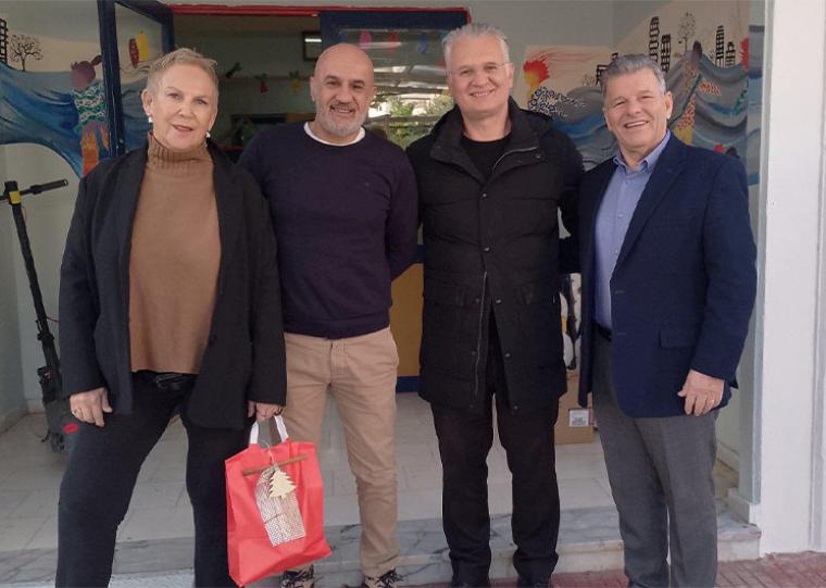 Στο Ειδικό Σχολείο Καλαμάτας ο Δημήτρης Πτωχός - Ευχές για τα Χριστούγεννα