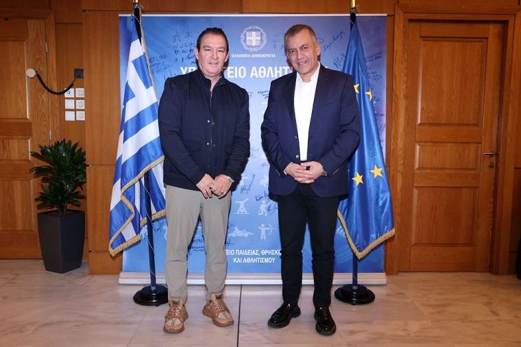 ΣΟΥΤ μας ακούνε… όσα και δε λέγονται και δεν γράφονται