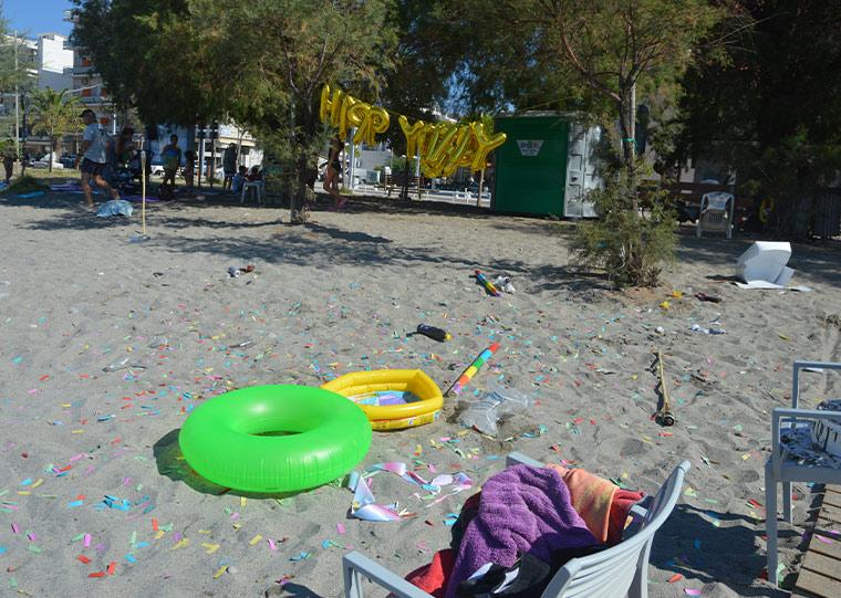 Έκαναν πάρτι στην παραλία και δεν μάζεψαν τίποτα!...