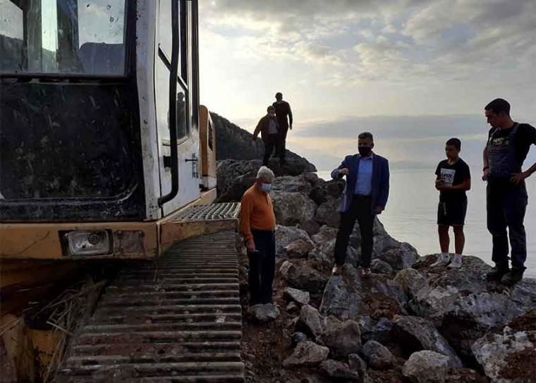 Ογκόλιθοι στο αλιευτικό καταφύγιο Κιτριών που έχει πρόβλημα από το 2018