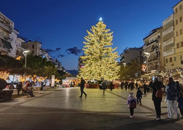 Το Σάββατο το άναμμα του χριστουγεννιάτικου δέντρου και η συναυλία του Γιώργου Τσαλίκη