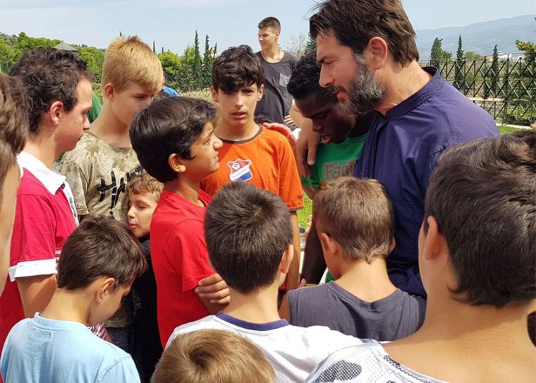 Παράσημο στον ιδρυτή της Κιβωτού του Κόσμου π.Αντώνιο Παπανικολάου από την Πρόεδρο της Δημοκρατίας
