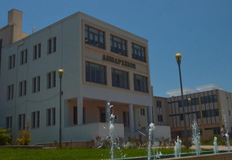 Διαμαρτυρία για τη Φάρις: Μεροληπτική μεταχείριση ξενοδοχείων του Δήμου με απευθείας ανάθεση