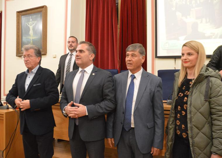 Κώστας Τσαπόγας, αντιπρόεδρος του Δημοτικού Συμβουλίου, Θανάσης Βασιλόπουλος, δήμαρχος Καλαμάτας, Τάσος Ηλιόπουλος, πρόεδρος του νέου Δημοτικού Συμβουλίου, Γεωργία Καμπουγέρη, γραμματέας του Δημοτικού Συμβουλίου