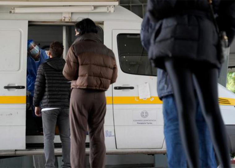 Μαζικά, δωρεάν τεστ για όλους ζητά το ΚΚΕ