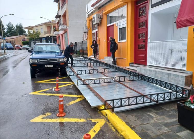 Βγήκαν από το Νοσοκομείο οι δύο εργαζόμενες στο Δήμο που "πλακώθηκαν" από στέγαστρο