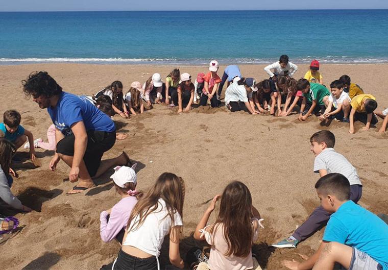Επίσκεψη των μαθητών του 7ου Δημοτικού Σχολείου Καλαμάτας στον Περιβαλλοντικό Σταθμό για τη θαλάσσια χελώνα