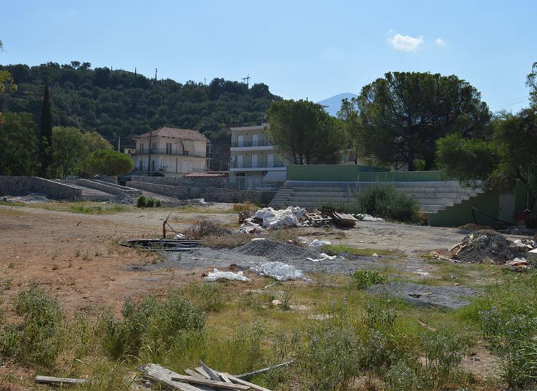 Έκτη παράταση για το “διαμελισμένο” ανοιχτό θέατρο Καλαμάτας