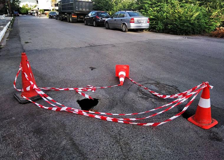 “Κούφωσε” δρόμος στην Κηπούπολη