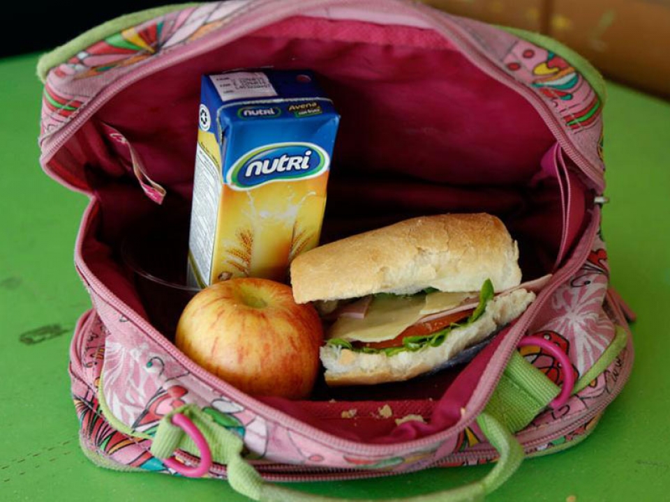 Ανάθεση προμήθειας σάντουιτς για τους υποσιτιζόμενους μαθητές
