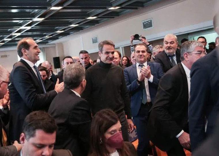 Ο δήμαρχος Καλαμάτας στις ανακοινώσεις του πρωθυπουργού στην Τρίπολη