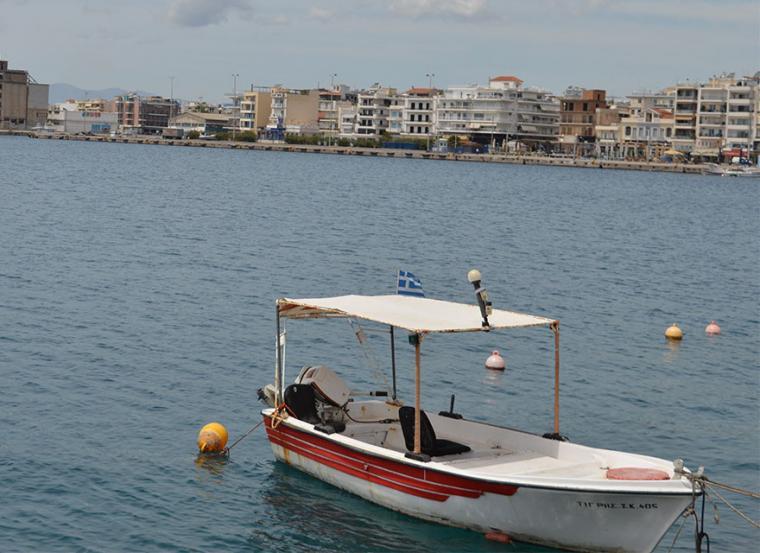 Λιμεναρχείο Καλαμάτας: Επιτρέπεται το ψάρεμα αλλά με μετάβαση με ποδήλατο ή με τα πόδια