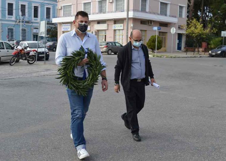 Στο μνημείο των λιμενεργατών-μυλεργατών τίμησε η ΑΔΕΔΥ τους αγωνιστές του Πολυτεχνείου