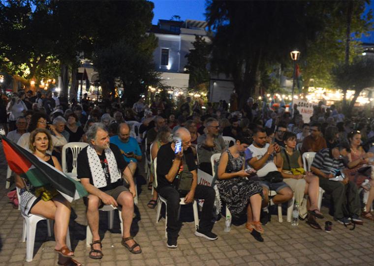 Μεγάλη συμμετοχή στην εκδήλωση για τη Γάζα - Το απόγευμα η μηχανοκίνητη διαδήλωση στο πολεμικό αεροδρόμιο Καλαμάτας