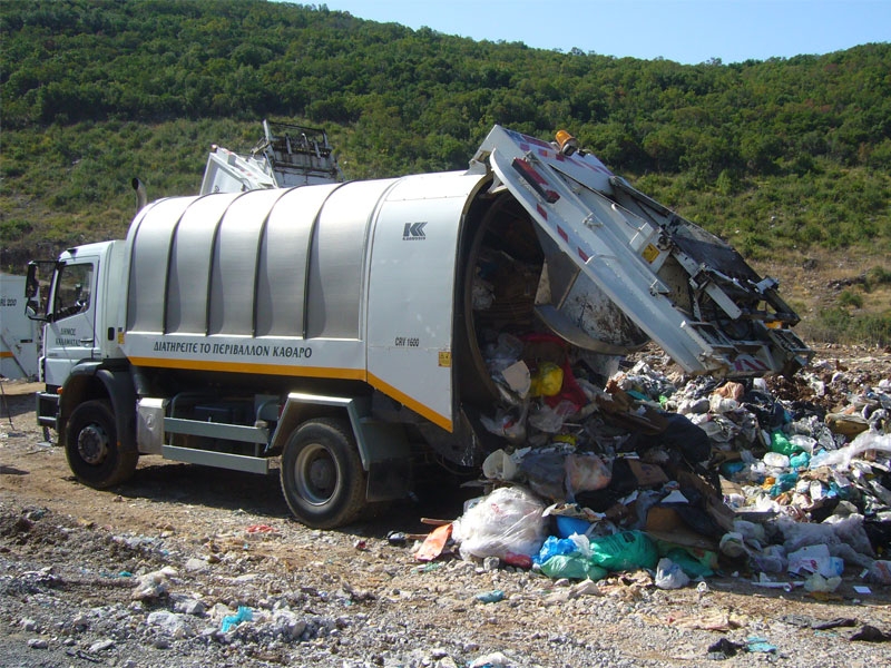 Νέα σύμβαση ανάθεσης της μεταφοράς των σκουπιδιών