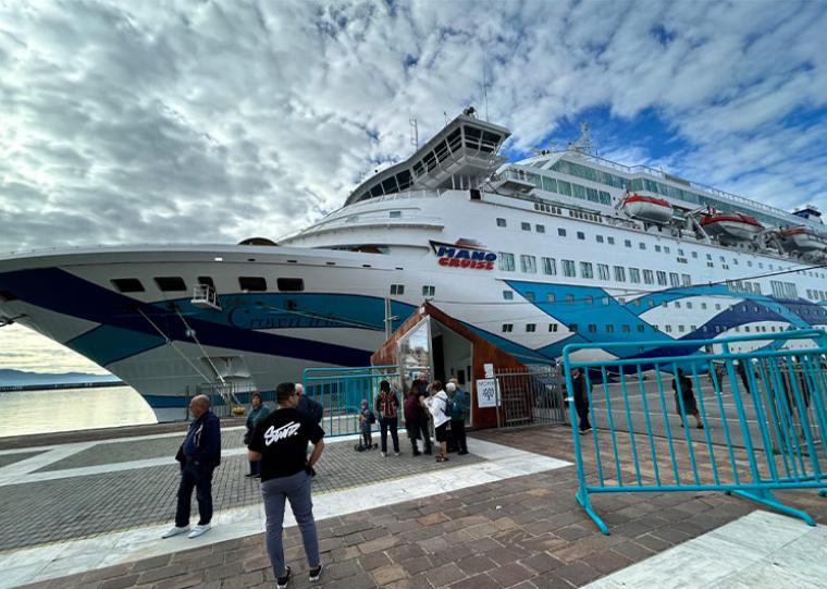 Το Crown Iris στην Καλαμάτα