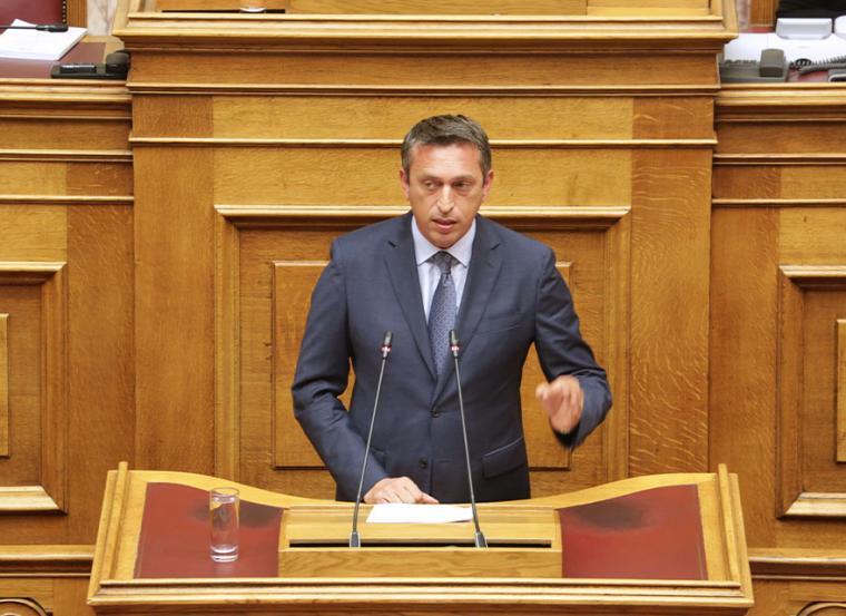 Ερώτηση Μαντά στη Βουλή για τους όρους παραχώρησης χρήσης του αιγιαλού σε επαγγελματίες
