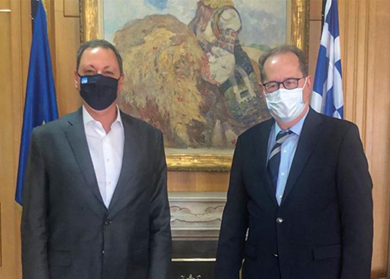Από την επίσκεψη του περιφερειάρχη Πελοποννήσου, Παναγιώτη Νίκα, στον υπουργό Αγροτικής Ανάπτυξης και Τροφίμων, Σπήλιο Λιβανό