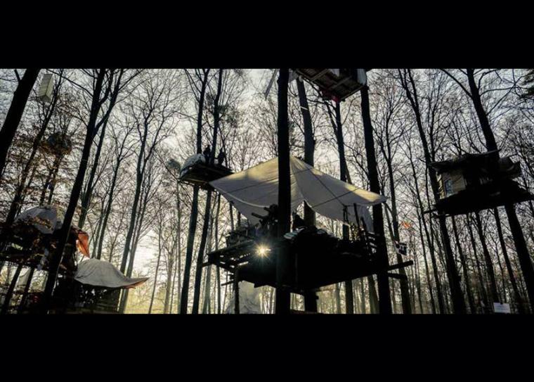 Barricade / Οδόφραγμα