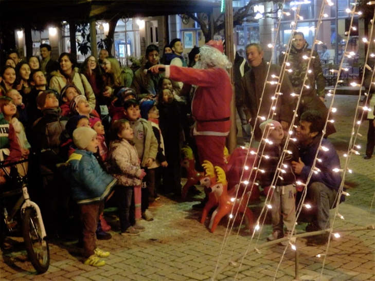 Τα παιδιά θέλουν φώτα