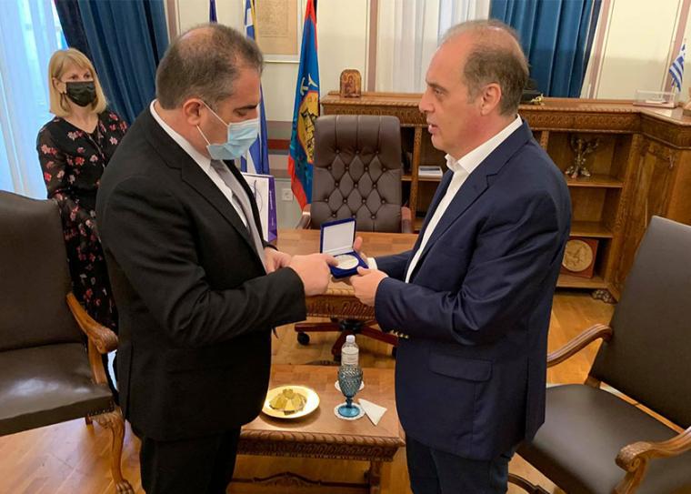 Μετάλλιο στον Βελόπουλο!