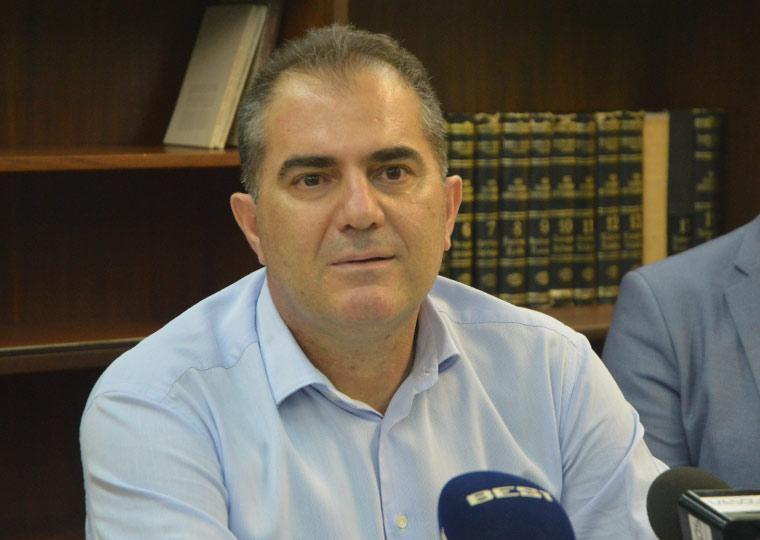 Τι απάντησε ο δήμαρχος στις αναφορές για εργαζόμενους που αντί να δουλεύουν για το Δήμο κάνουν την προεκλογική του καμπάνια