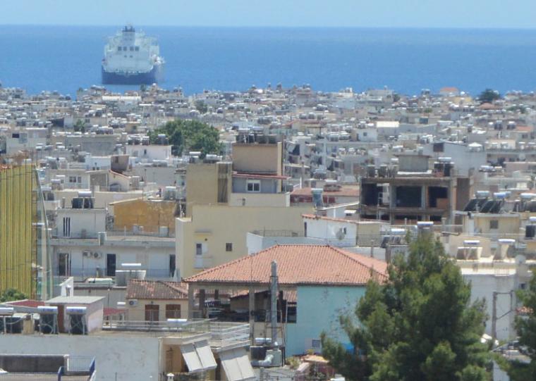 Πετούν στο δρόμο γυναίκα με τον ανήλικο γιο της! Της έδωσαν διορία 3 εργάσιμων ημερών