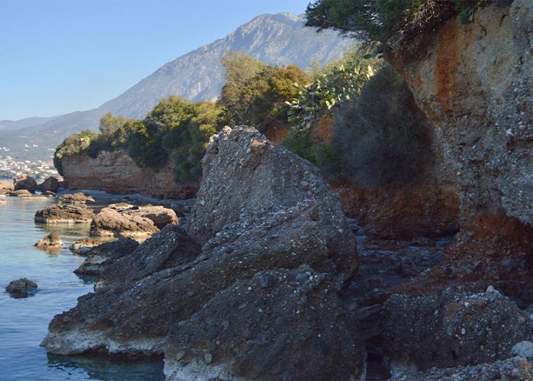Αθώος ο περιφερειάρχης - Ενέργειες για την προστασία ιδιοκτησιών στη Μικρή Μαντίνεια μετά τις κατολισθήσεις