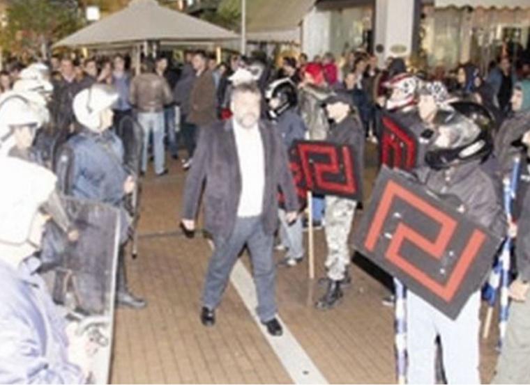 “Συμβούλιο αρχηγών” στο Δήμο Καλαμάτας μαζί με τον αμετανόητο υπόδικο πρώην βουλευτή της Χρυσής Αυγής!