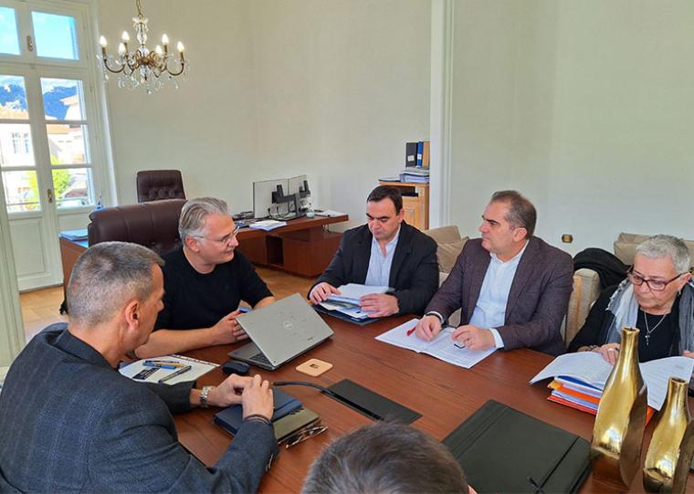 Ο περιφερειάρχης και οι δήμαρχοι Καλαμάτας και Σπάρτης σε σύσκεψη για την ΟΧΕ Ταϋγέτου