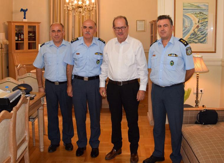 Ο περιφερειακός αστυνομικός διευθυντής στον περιφερειάρχη Πελοποννήσου