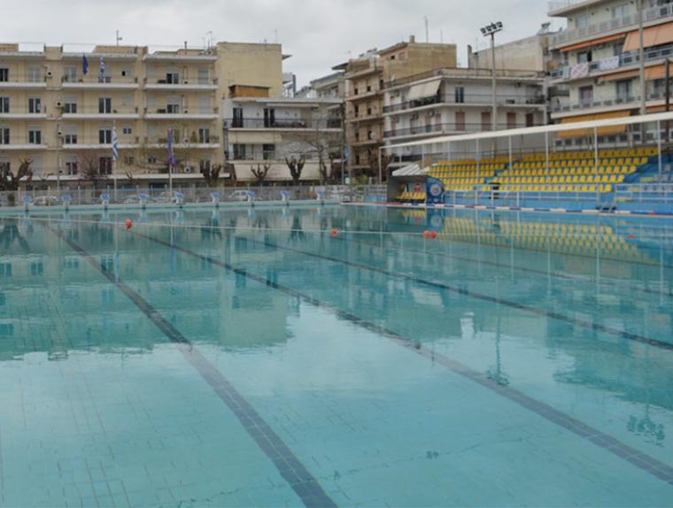 Κάτοικοι διαμαρτύρονται για μη τήρηση του ωραρίου κοινής ησυχίας στο κολυμβητήριο