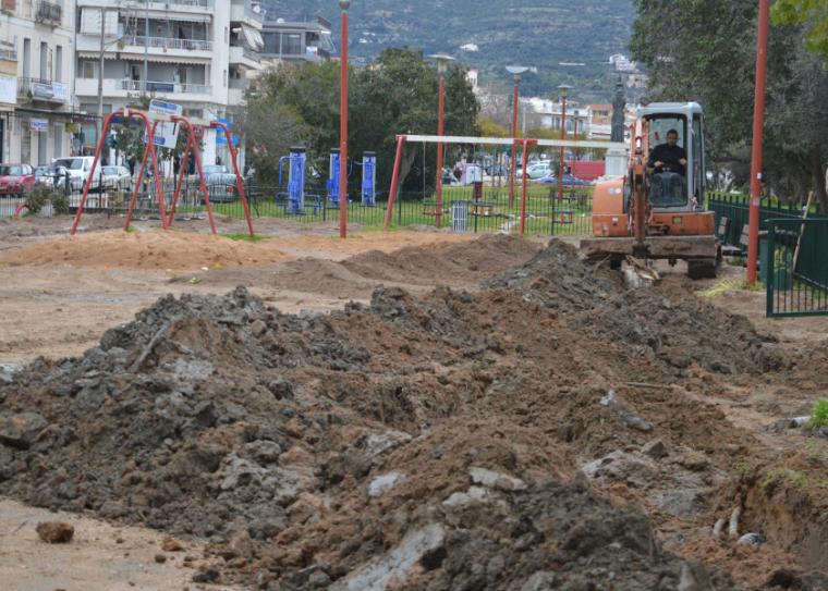 Ξεκίνησαν τα έργα για νέα παιδική χαρά στο Νέδοντα, που όμως έχει προγραμματιστεί να κατεδαφιστεί!...