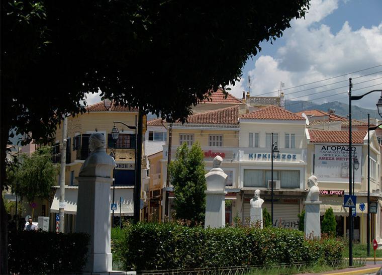 Αναφορά Μαντά σε Άδωνι: Στην επαρχία να ανοίγουν τα μαγαζιά κανονικά και όχι στις δέκα